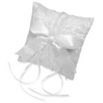 CLUB GREEN WHITE SATIN SQ.RING CUSHION LACE/RIBBON