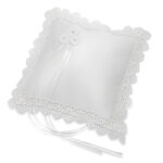 WHT SATIN SQ RING CUSHION SCALLOPED LACE