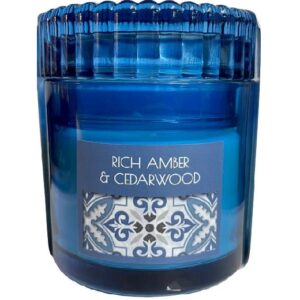 SERENITY RIBBED GLASS CANDLE POT 8X10CM (RICH AMBER & CEDARWOOD).