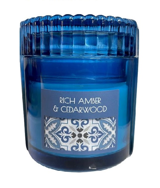 SERENITY RIBBED GLASS CANDLE POT 8X10CM (RICH AMBER & CEDARWOOD).