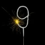 GLITZ SILVER CAKE SPARKLER NUMBER 9