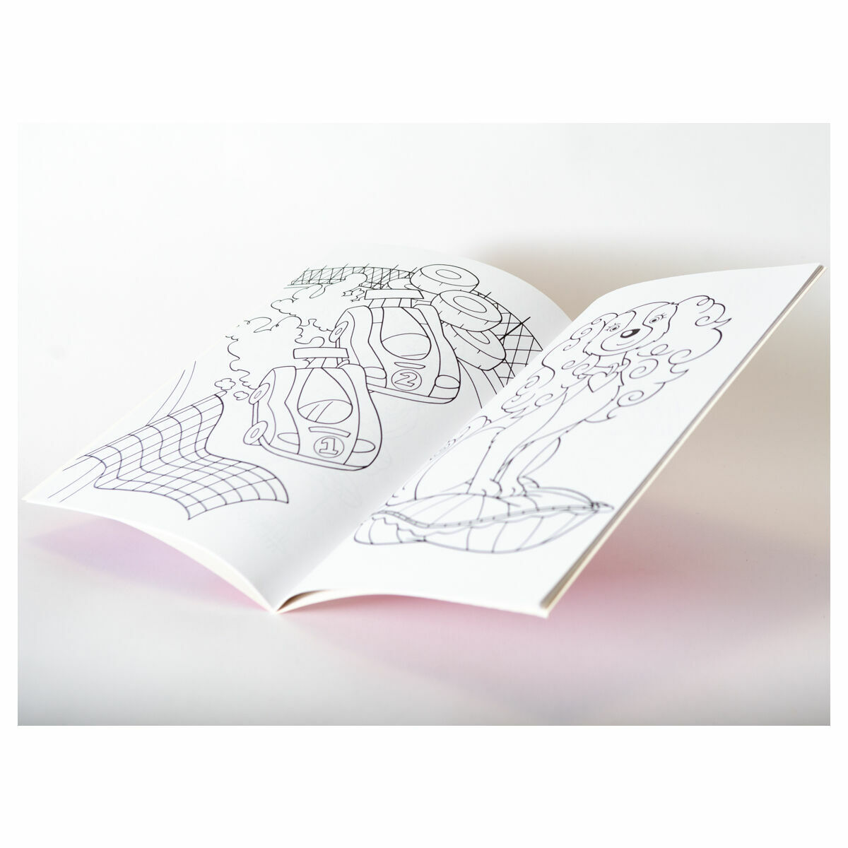 THE FANTASTIC PINK COLOURING BOOK - Image 2